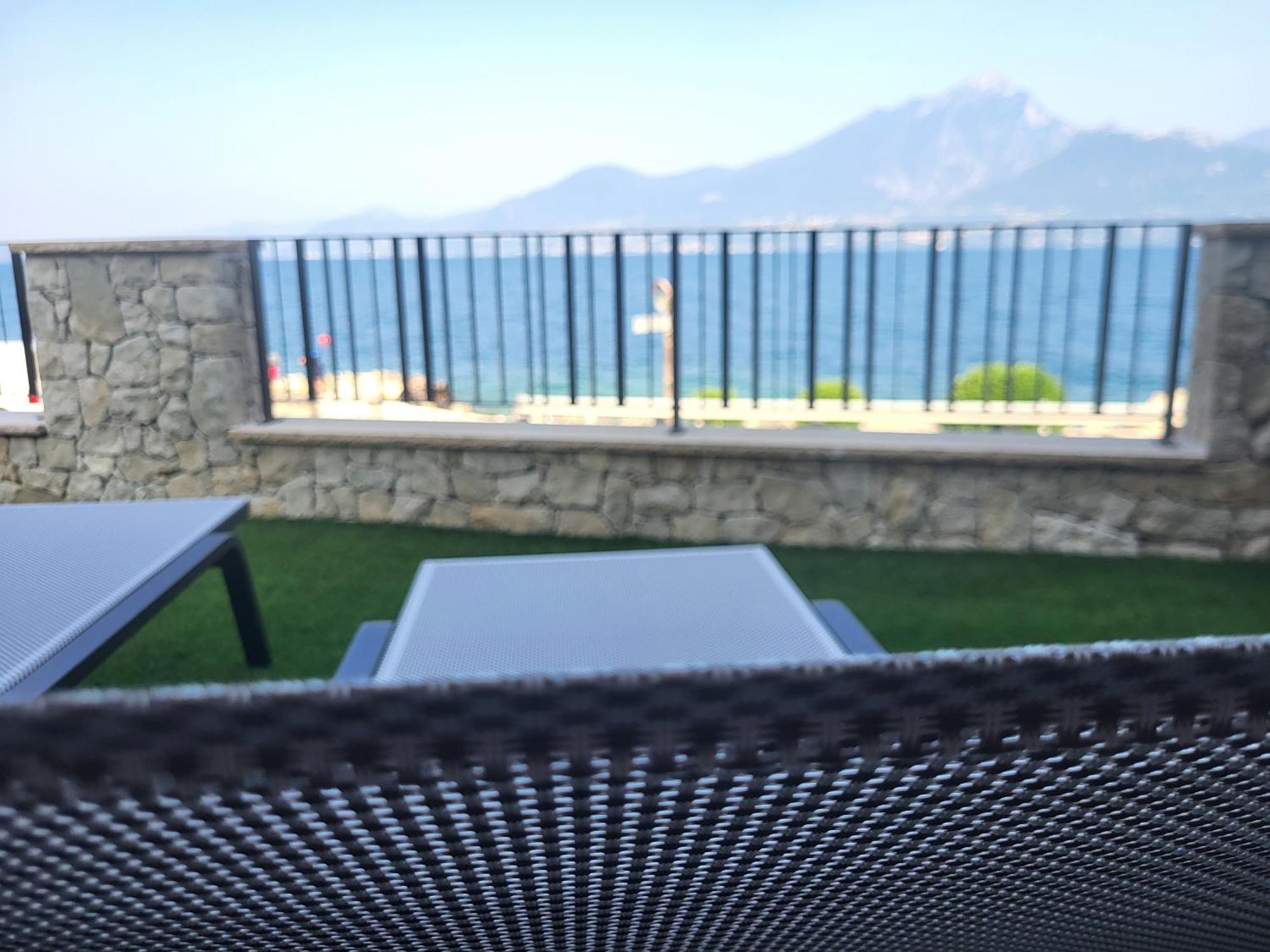 Attilio High Living Suites - Adults Only Torri Del Benaco Quarto foto